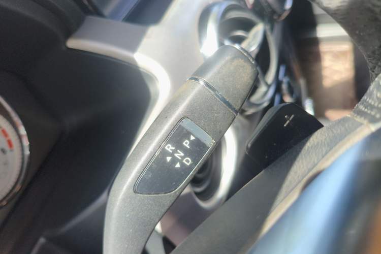 Used Mercedes-Benz GLK-Class 2015 GLK 260 4MATIC Dynamic Edition Ultimate Version Gear Lever