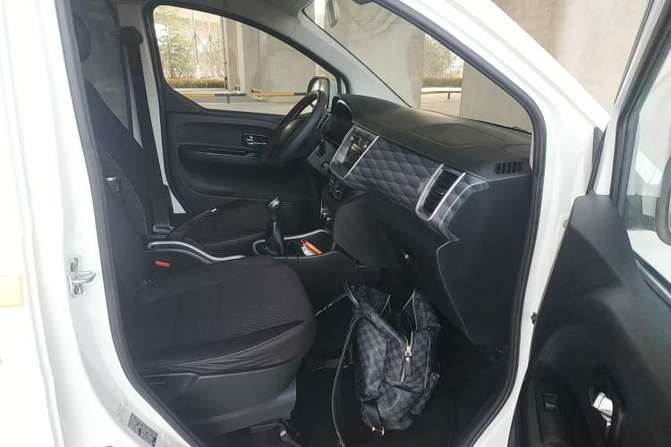 Used Jinbei Gold Hiace M Classic 2022 1.6L Engineering Lion Van 2 Seats