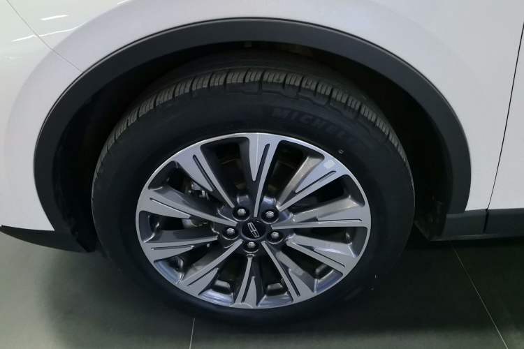 Used Lincoln Corsair 2022 2.0T Two-Wheel Drive Luxury Edition Left Front Wheel Hub