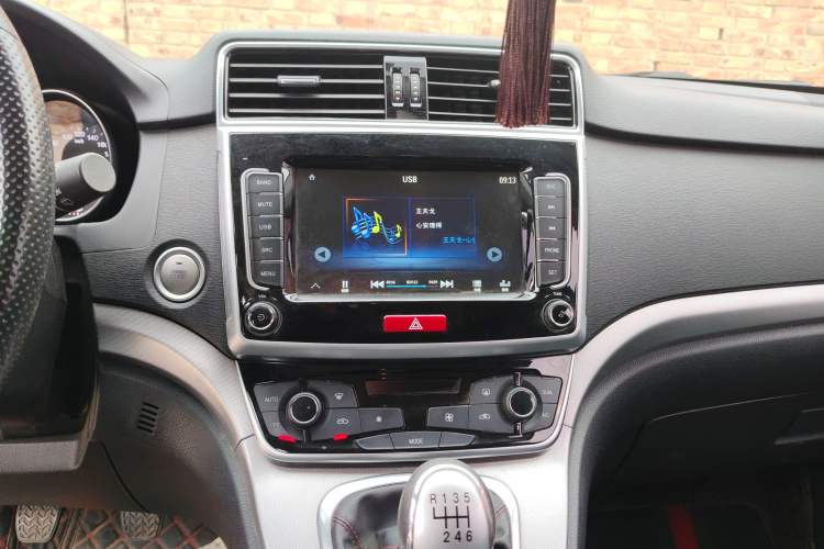 Used Haval M6 2019 1.5T Manual Two-Wheel Drive Urban Version China VI Standard
