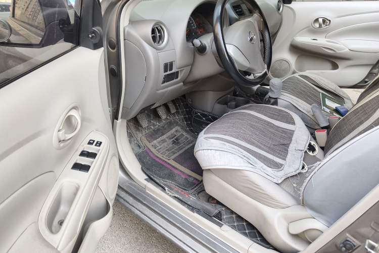 Used Nissan Sunny 2014 1.5XE Manual Comfort Edition Driver Seat