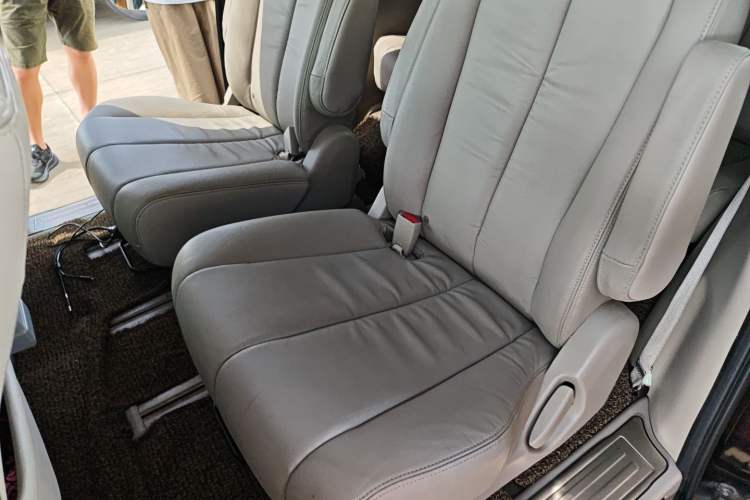 Used Mazda 8 2013 2.5L Ultimate Edition