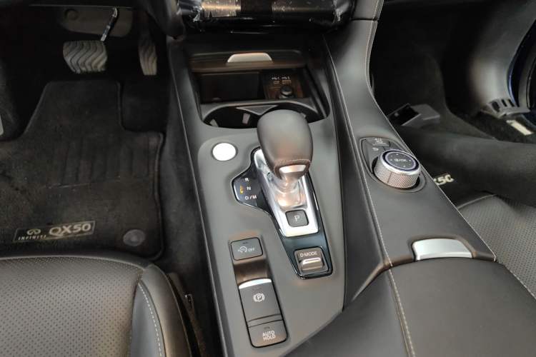 Used Infiniti QX50 2020 2.0T All-Wheel-Drive Elite Version
