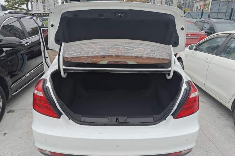 Used Geely Auto Emgrand 2017 Sedan Million Edition 1.5L Manual Luxury Model
