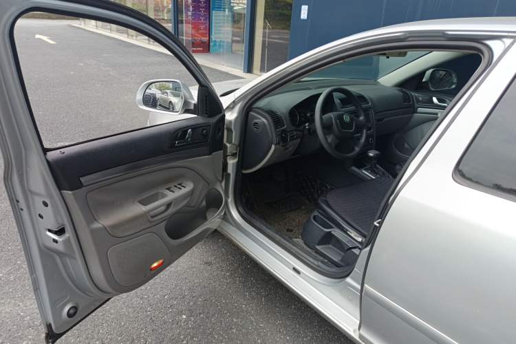 Used Skoda Octavia 2012 2.0L Automatic Yijie Version Driver Seat