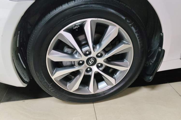 Used Hyundai Sonata 2013 2.0L Automatic Luxury Edition Exterior 4