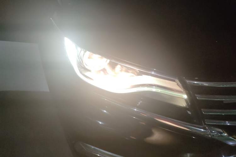 Used Roewe RX5 2016 20T Two-Wheel Drive Automatic Internet Smart Edition