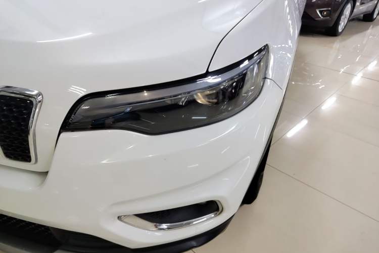 Used Jeep Cherokee 2019 2.0T Two-Wheel Drive Smart Enjoyment Version China V
