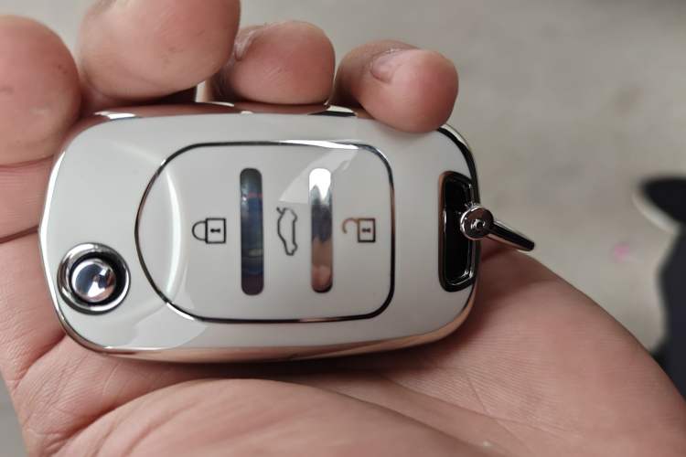 Used Wuling Hongguang MINIEV 2025 Four-Door Version Advanced Edition Vehicle Key