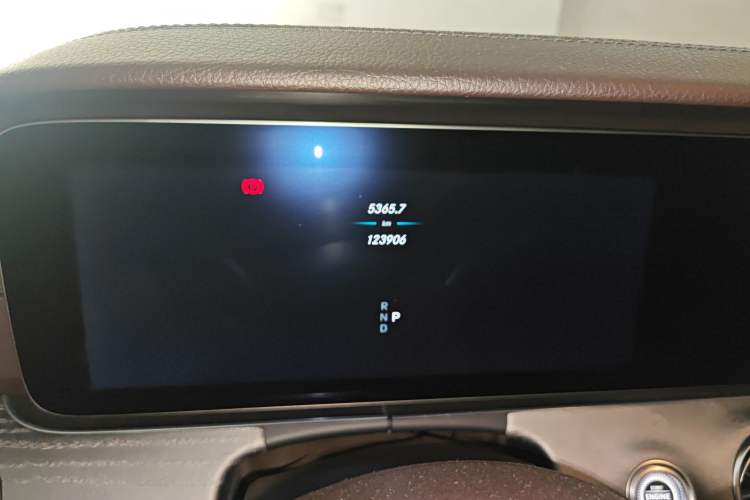 Used Mercedes-Benz CLS 2018 CLS 350 4MATIC Odometer Close Up