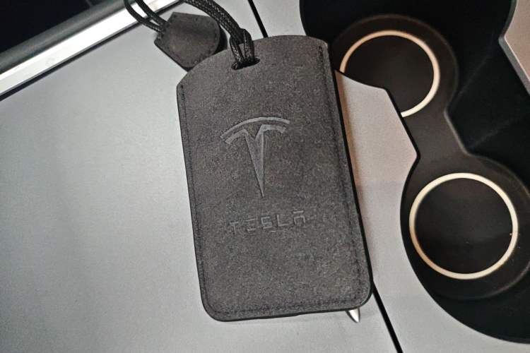 Used Tesla Model Y 2021 Standard Range Rear-Wheel Drive Version Interior 1