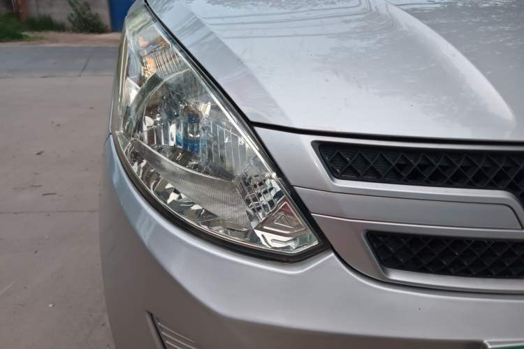 Used Wuling Rongguang V 2019 1.5L Window-Sealed Utility Model China VI LAR Right Front Headlight