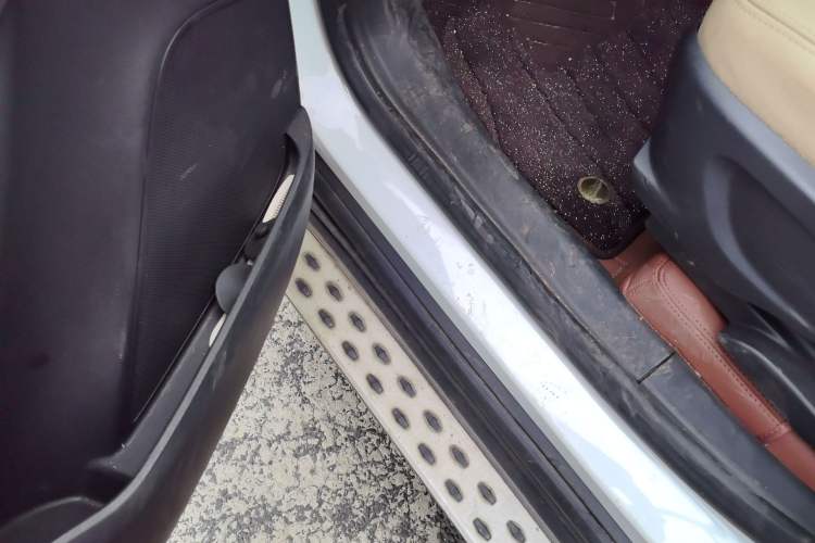 Used Buick Encore 2015 1.4T Automatic Two-Wheel Drive Urban Elite Version
