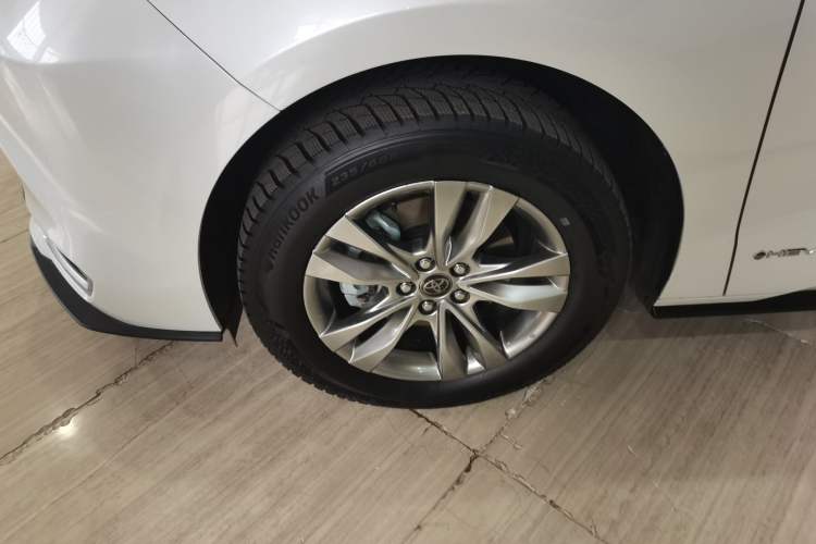 Used Toyota Sienna 2024 2.5L Hybrid Four-Wheel Drive Prestige Edition