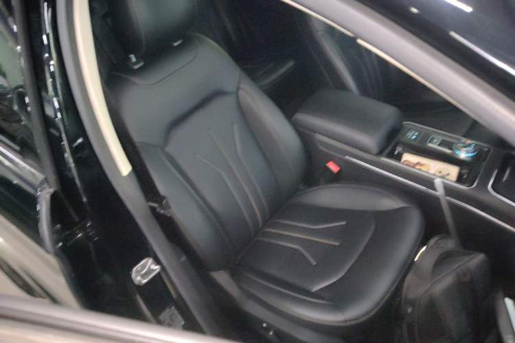 Used Ford Edge 2021 Facelifted PLUS EcoBoost 245 Two-Wheel Drive XLT 7-Seater
