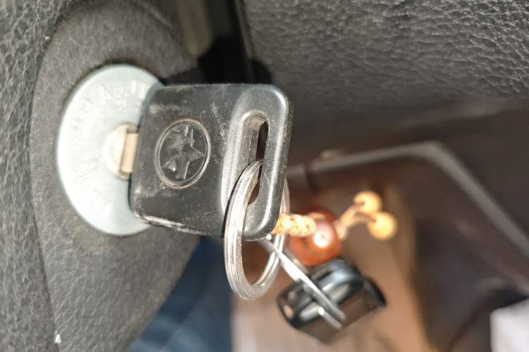 Used Venucia R30 2014 1.2L Manual Enjoyment Edition