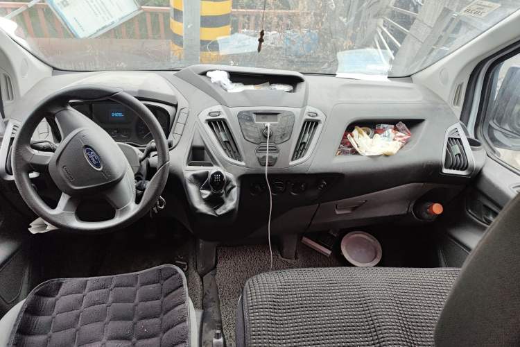 Used Ford Transit 2017 2.0T Diesel Multi-Purpose Commercial Vehicle Short Wheelbase Low Roof China V Standard