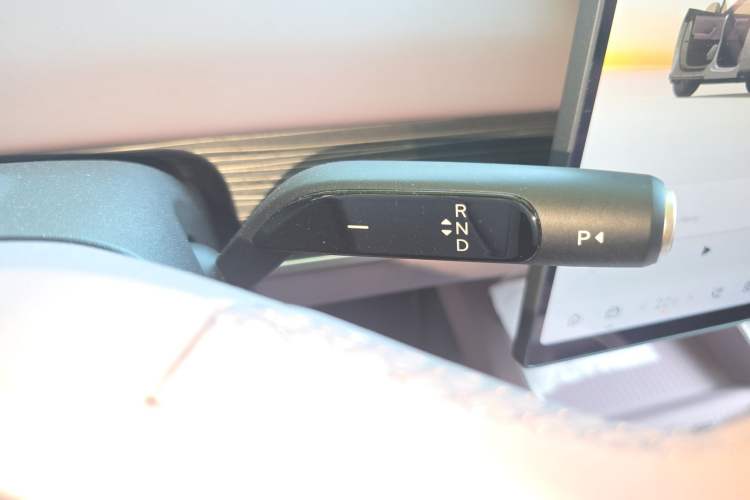 Used ONVO L60 2024 60 kWh Rear-Drive Version Gear Lever