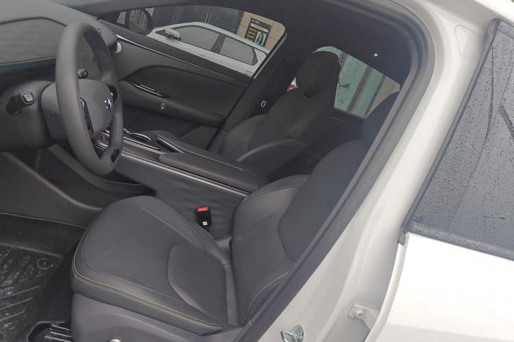 Used ARCFOX Alpha T5 2025 520 PRO Left Front Seat