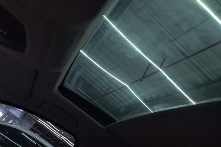 Used BMW 5 Series 2014 525Li Leading Model
