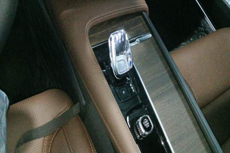 Used Volvo S90 2025 B5 Zhiya Luxury Edition Gear Lever