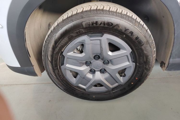 Used BYD Yuan UP 2025 Intelligent Driving Version 401 KM Dynamic Edition Left Front Wheel Hub