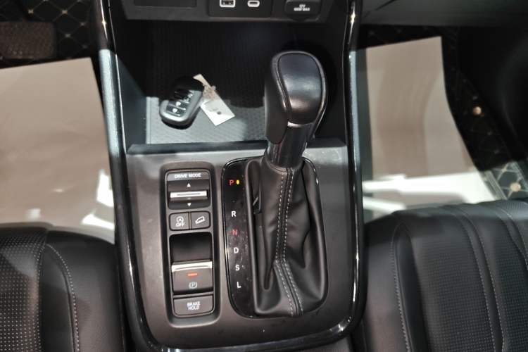 Used Honda Breeze 2023 240TURBO Two-Wheel-Drive Luxury Edition 5 Seats Gear Lever