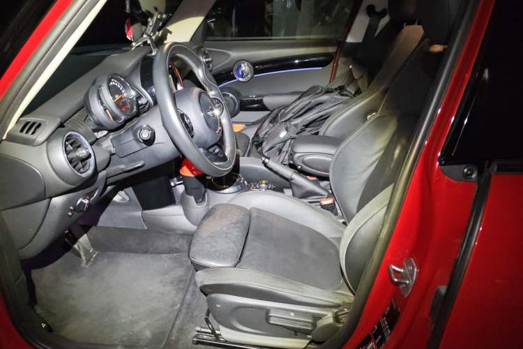 Used MINI 2016 1.5T COOPER Performance Edition 5-door version Left Front Seat