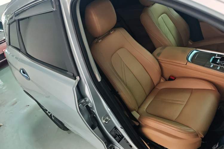 Used Landian E5 2023 1.5L DE-i 110 km Flagship Model 5 Seats
