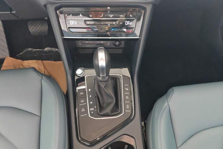 Used Volkswagen Tharu 2024 300TSI Two-Wheel-Drive Moon Luxury Edition Gear Lever