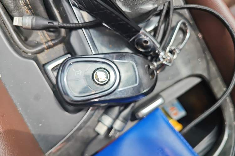 Used Buick Envision 2016 28T Four-Wheel Drive Luxury Model Vehicle Key