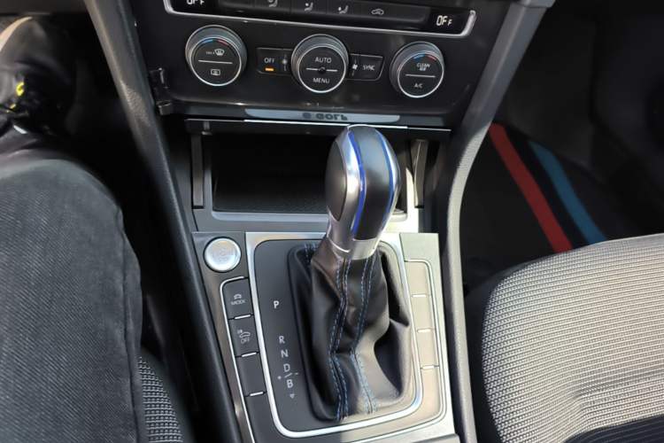 Used Volkswagen Golf Pure Electric 2020 Chari Gear Lever