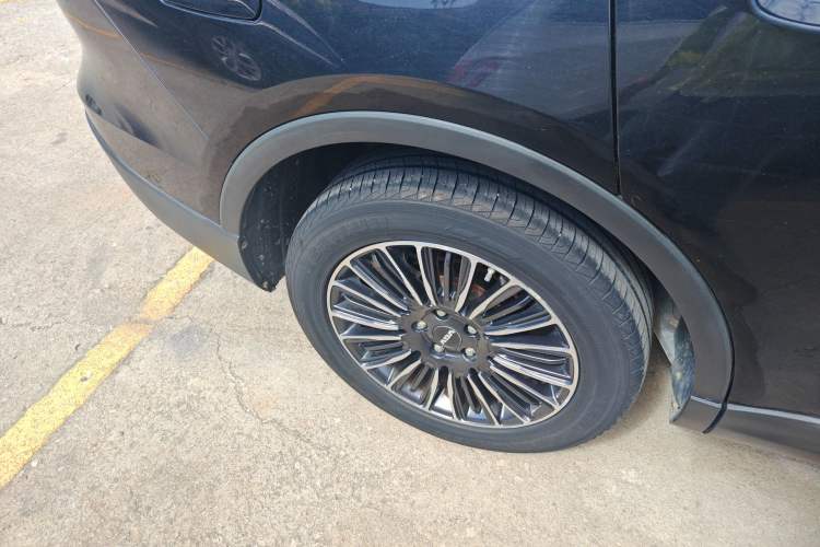 Used Sinotruk VGV U70 2020 1.5T Automatic Smart Enjoyment Elite Version 7 Seats Right Rear Wheel Hub