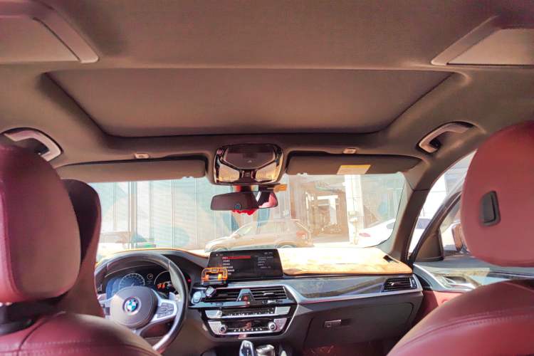 Used BMW 5 Series 2019 Facelifted 530Li Leading Edition M Sport Package