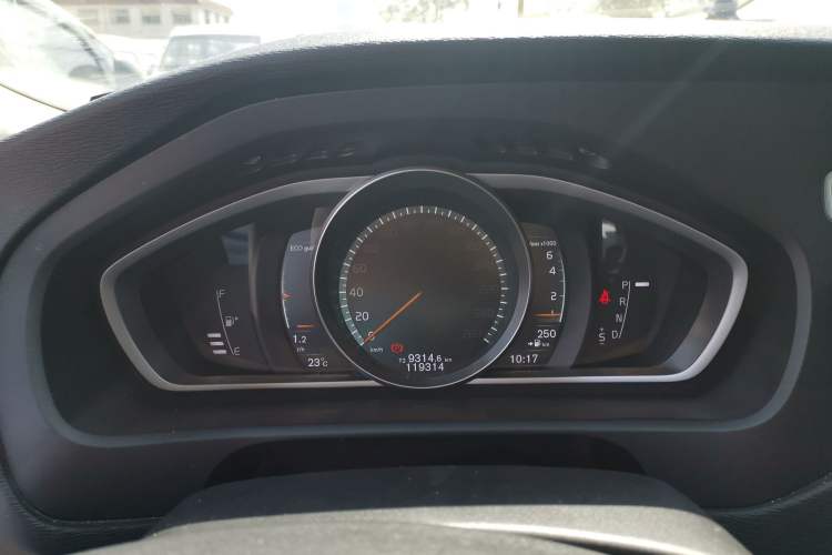 Used Volvo V40 2017 T3 Zhiyi Edition
