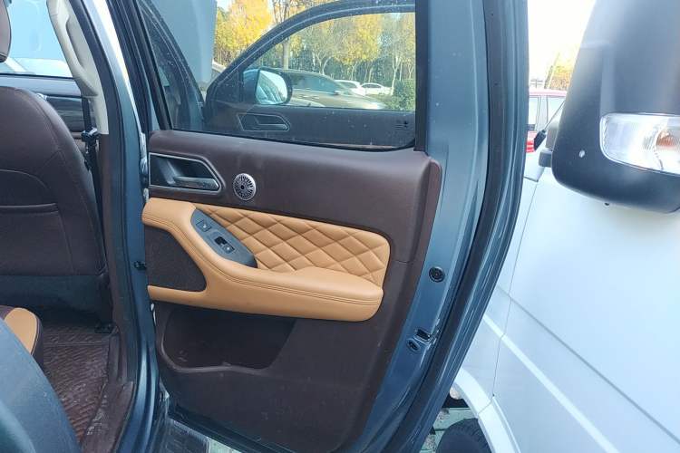 Used Great Wall Poer 2021 2.0T Global Version Automatic Gasoline 4x4 Prestige Standard Box with Trailer Capability GW4C20B