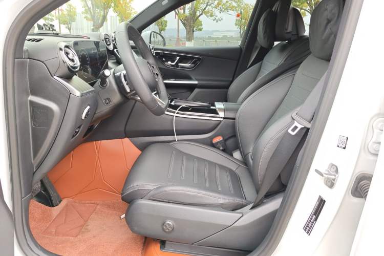 Used Mercedes-Benz GLC 2023 GLC 300 L 4MATIC Dynamic Edition 5-seater
