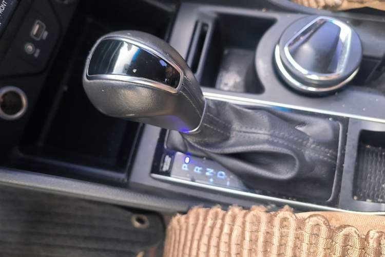 Used Hyundai Tucson 2015 1.6T Dual-Clutch Two-Wheel-Drive Smart Model Gear Lever