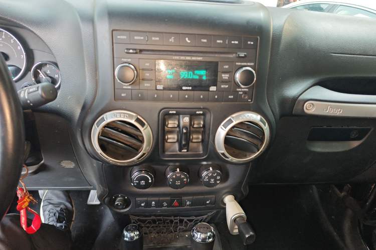 Used Jeep Wrangler 2017 3.0L Sahara Four-Door Comfort Edition
