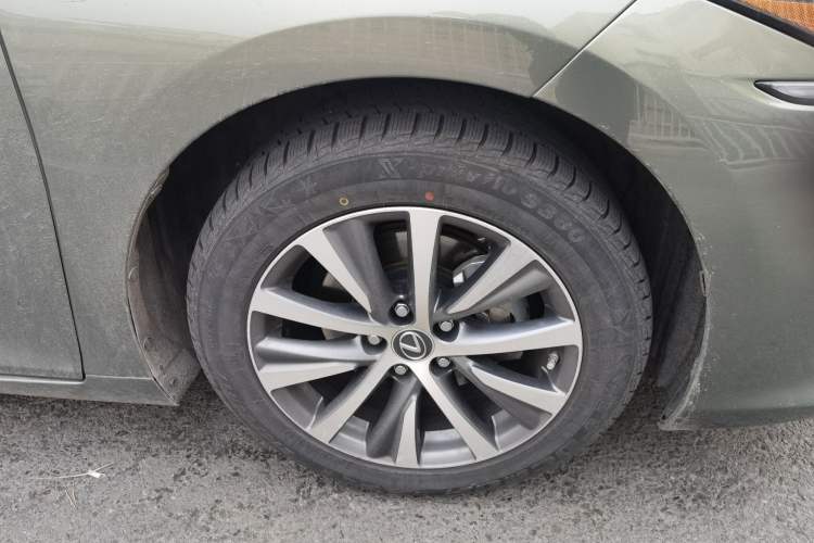 Used Lexus ES 2020 300h Premier Edition Exterior 7