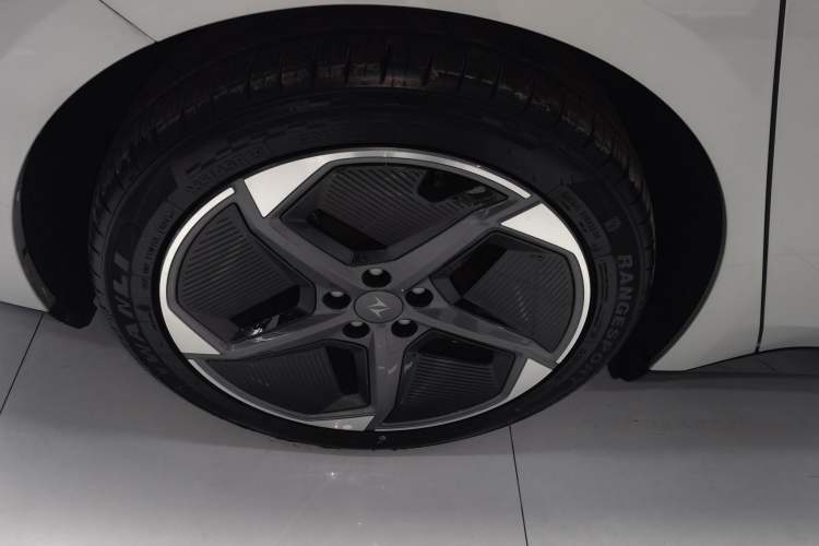 Used Dongfeng eπ eπ007 2024 620 Pro Version