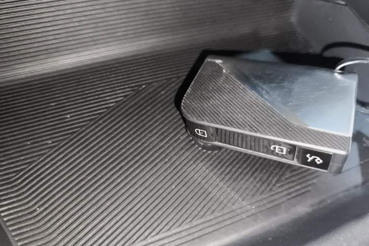 Used Lynk & Co 05 2020 2.0TD Two-Wheel Drive Shine Halo