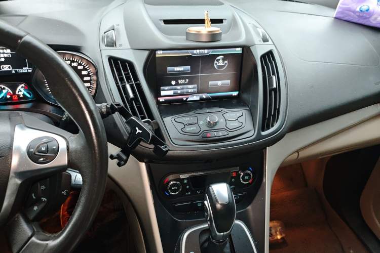 Used Ford Kuga 2013 2.0L GTDi Four-Wheel-Drive Elite Model Audio And AC Panel