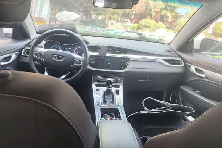 Used Geely Auto Emgrand 2019 Leading Edition 1.5L CVT Luxury Model China VI Standard
