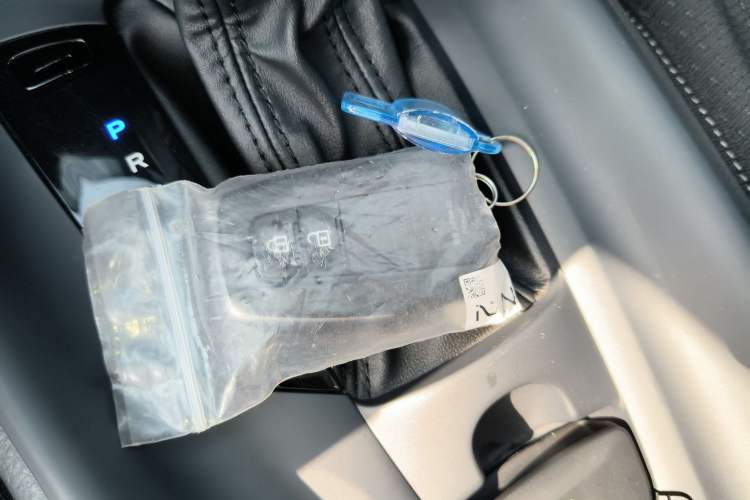 Used Toyota IZOA 2022 2.0L Yixing Version Vehicle Key