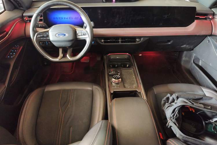 Used Ford Mondeo 2022 EcoBoost 245 Ultimate Model Center Console