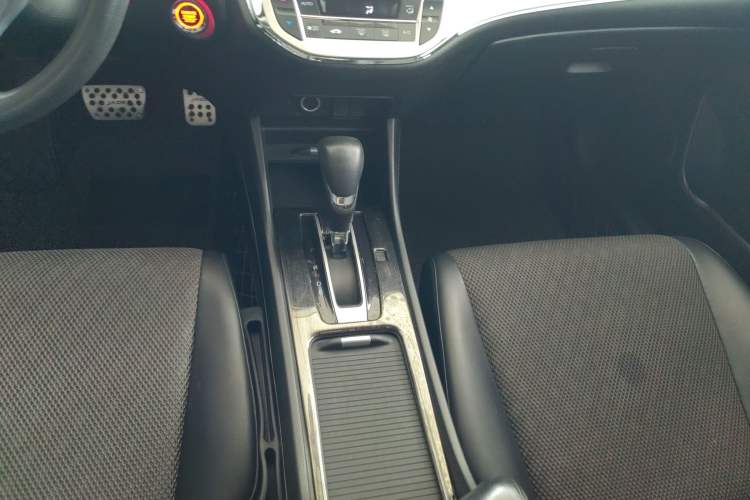 Used Honda Jade 2017 1.8L automatic Comfort version 5 seats
