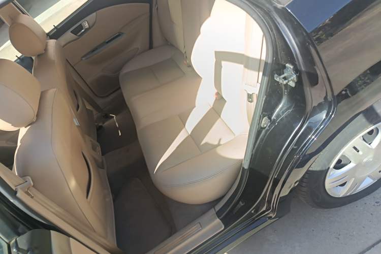 Used Buick Excelle 2013 1.5L Automatic Classic Model
