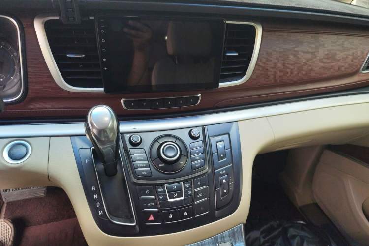 Used Buick GL8 2015 2.4L Luxury Business Premium Edition
