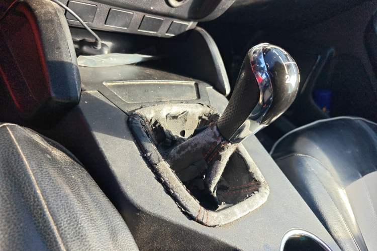 Used Geely Auto GX7 2015 Classic Edition 1.8L Manual Urban Model China IV
